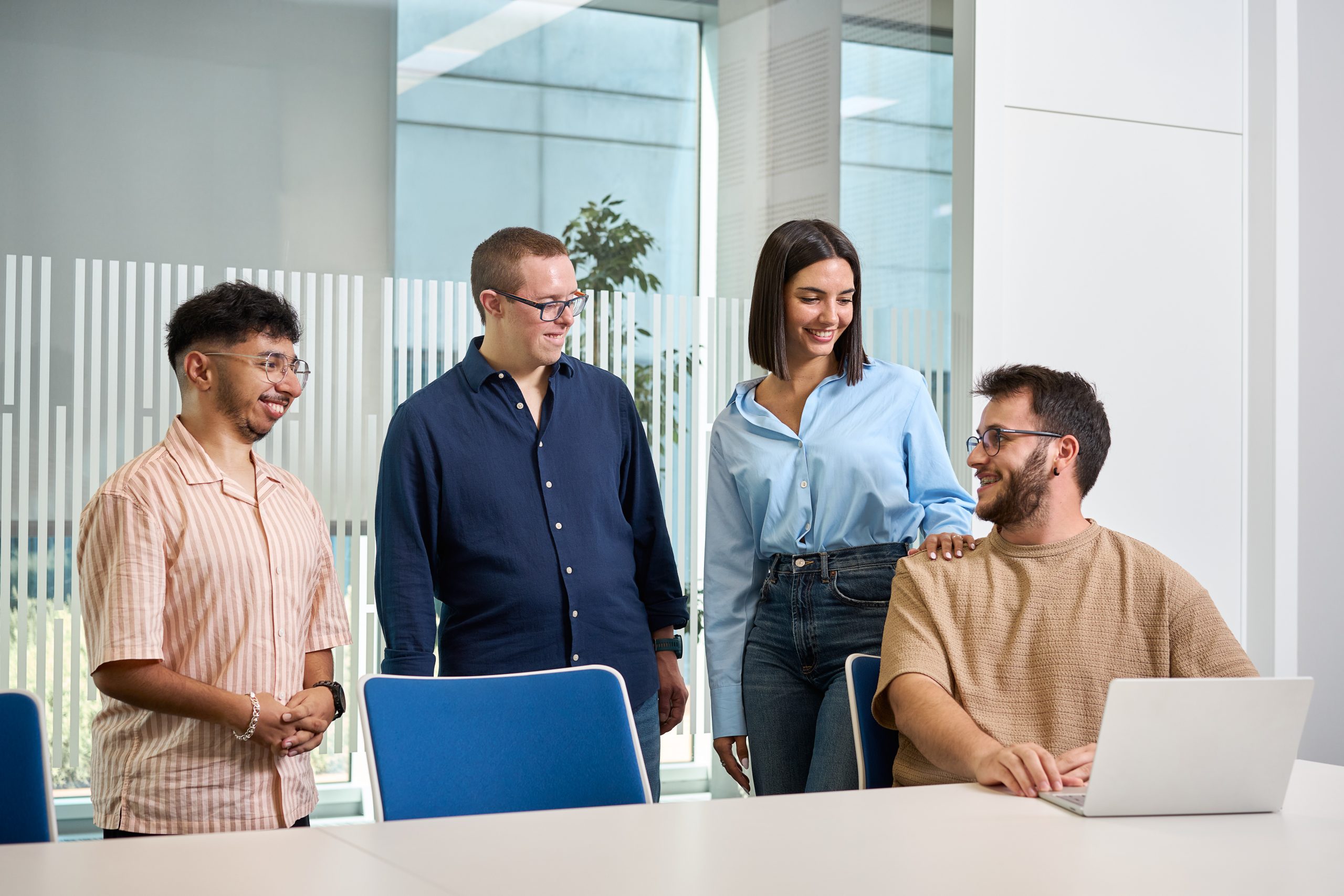 Guia d'Eurofirms Foundation i el Departament de Drets Socials i Inclusió per promoure el bon tracte a persones amb discapacitat