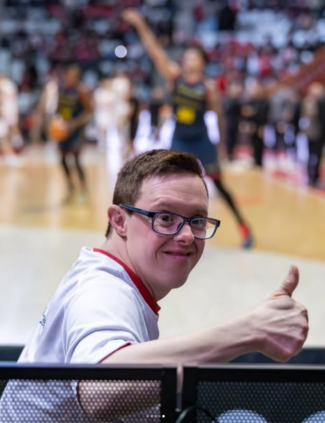 Reportero por un día: Eloi vive el partido en Fontajau por el Día Mundial del Síndrome de Down